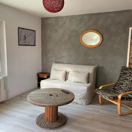 Appartamento Au Calme, En Bord De Rivière Poncin