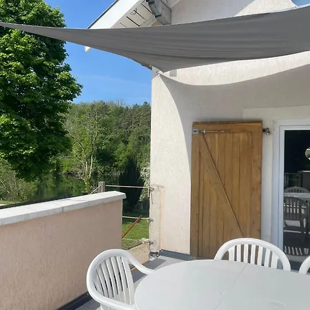 Apartman Au Calme, En Bord De Riviere *